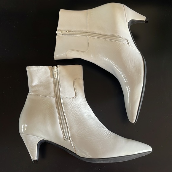 Jeffrey Campbell Muse White Ankle Boots - Picture 7 of 12
